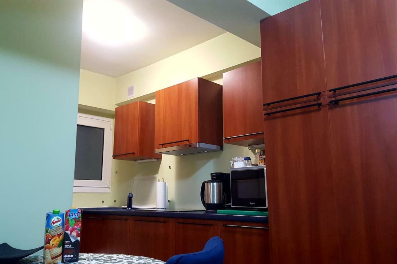 Quiet Apartment In Plaka Афины Экстерьер фото